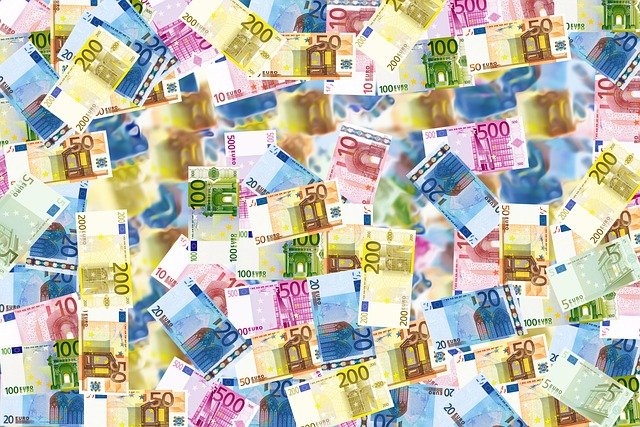 Finansiškai raštingi žmonės skolinasi drąsiau – ir štai kodėl tai nėra paradoksas